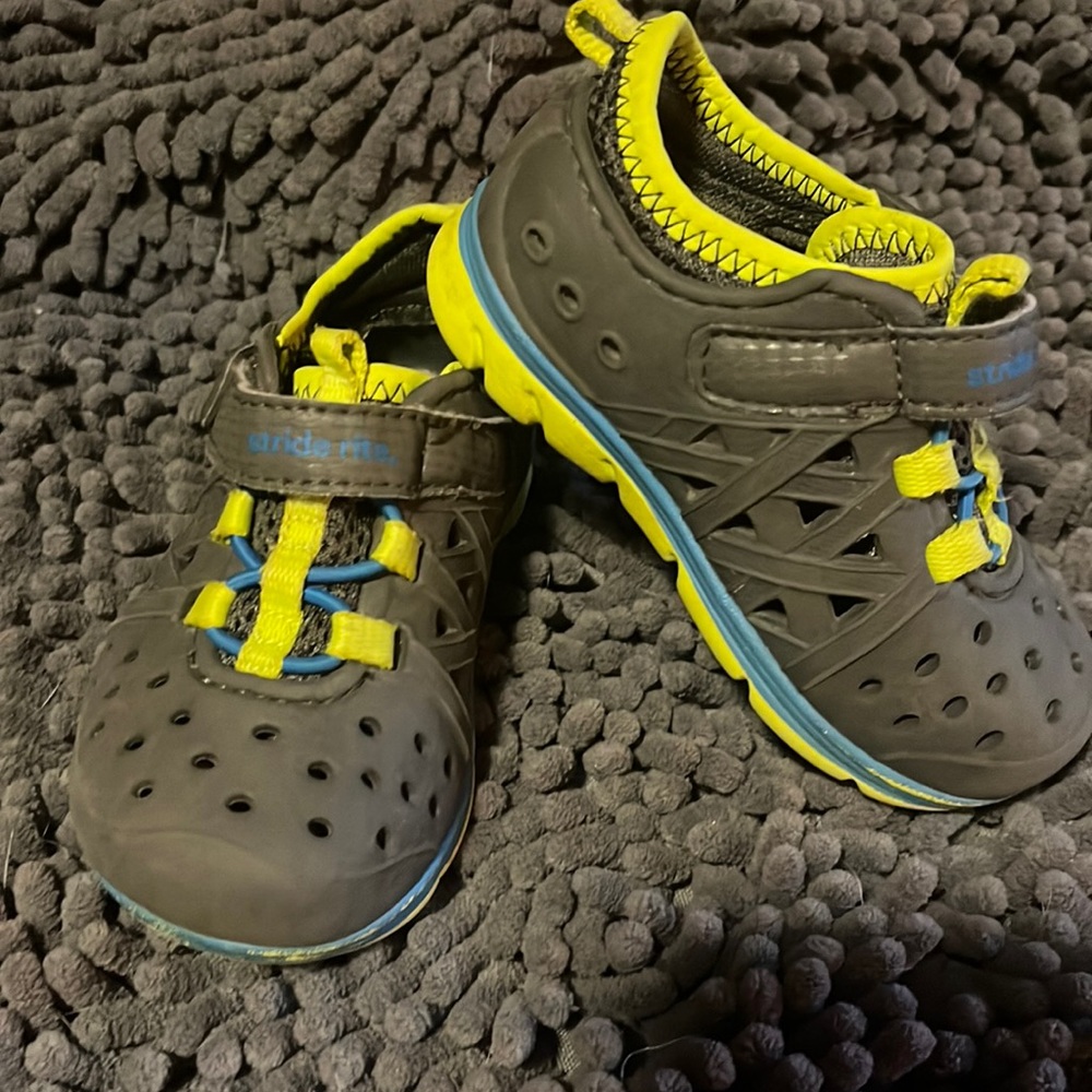 Water shoes